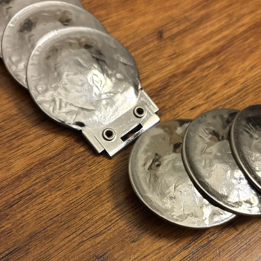 VINTAGE 1970s Stretch Silver Hammered Coin Snake Belt Boho Disco Glamour‎ >28”
